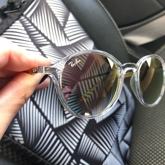 round styled Ray Bans - Picture 3 of 3